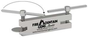 Hole punch with metal disc